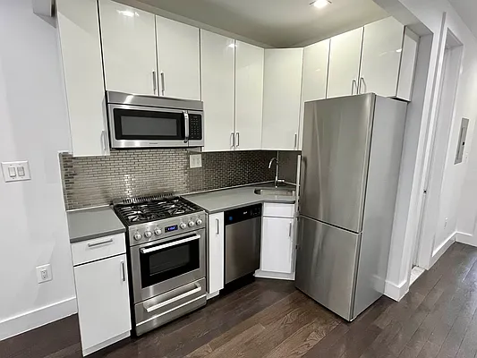 Rented by Ink Realty Services LLC | media 8