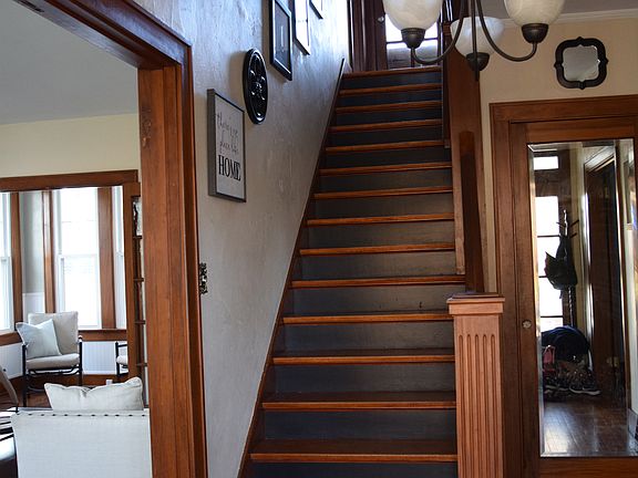 4th image of 38 E Church St
