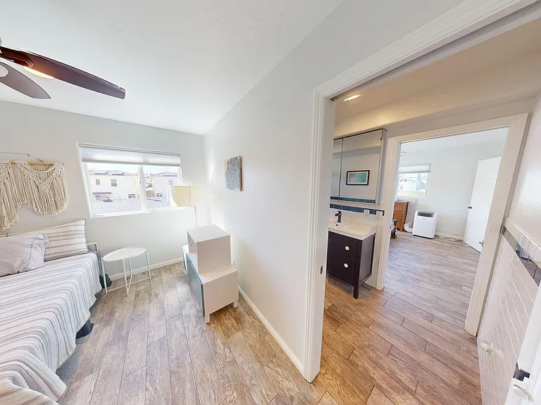 213 Evergreen Ave — Photo 12