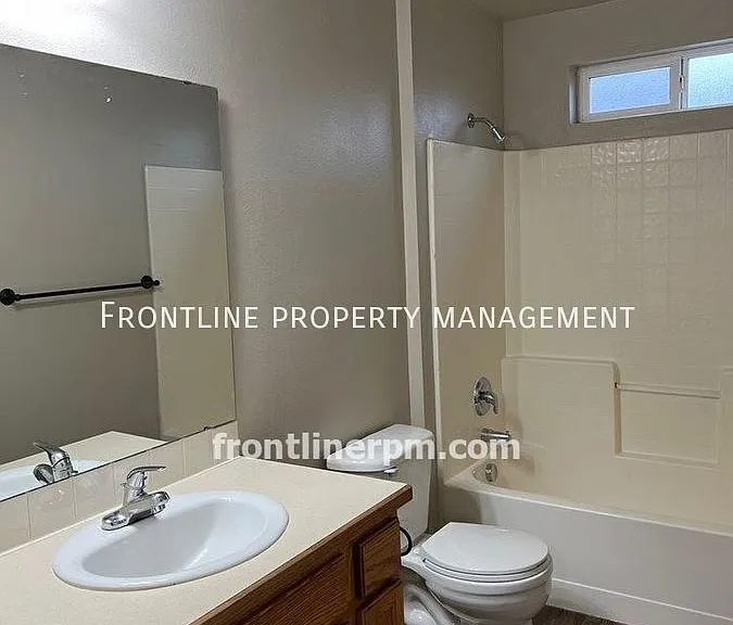 10063 W Garverdale Ln #202 — Photo 7