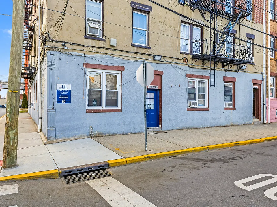 1 Third St LLC