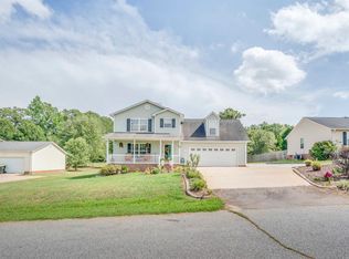 202 Shady Pines Ct, Fountain Inn, SC 29644