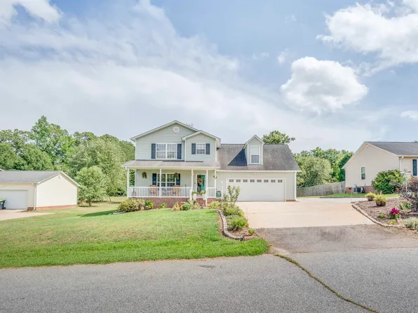202 Shady Pines Ct, Fountain Inn, SC 29644