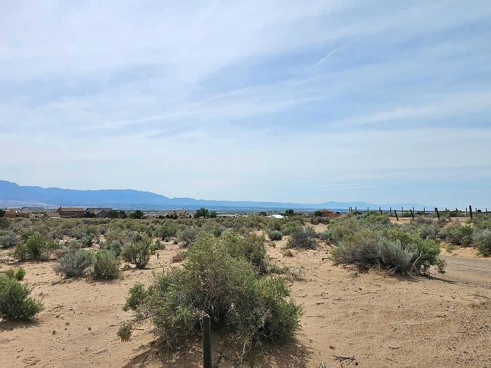 2nd image of 1390 Imp Pl SE