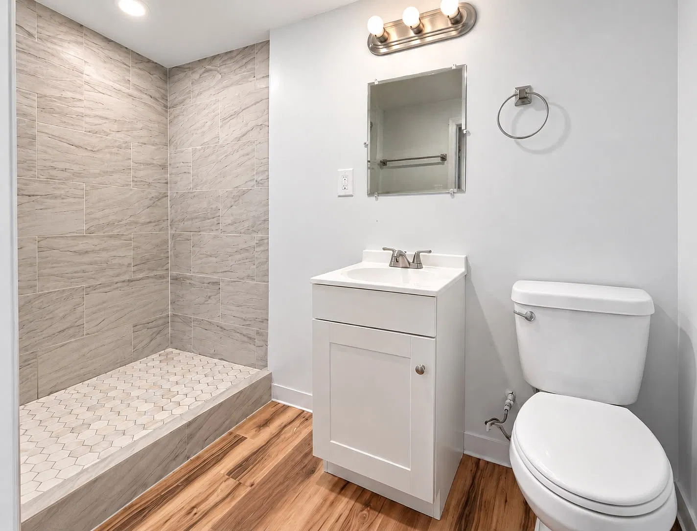 4 bed, 1794 sqft, $2,203 — Photo 2