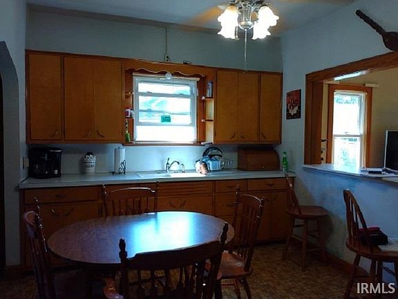 5th image of 1508 S Harlan Ave