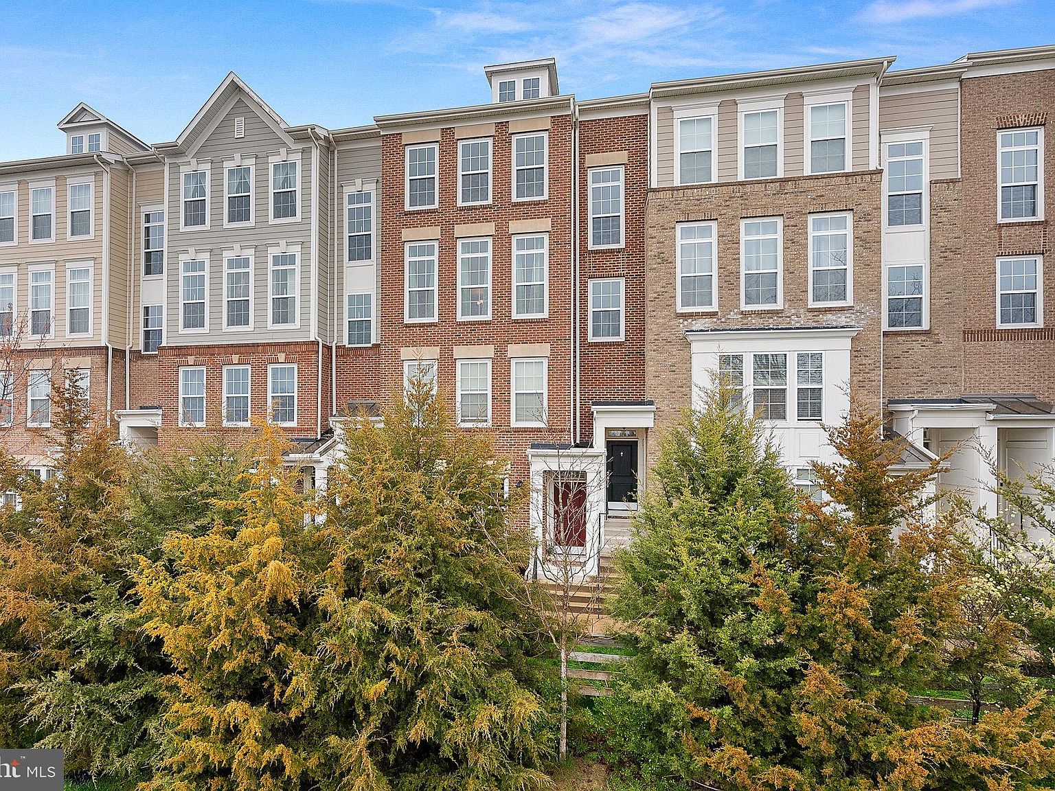 43505 Town Gate Sq, Chantilly, VA 20152 | Zillow