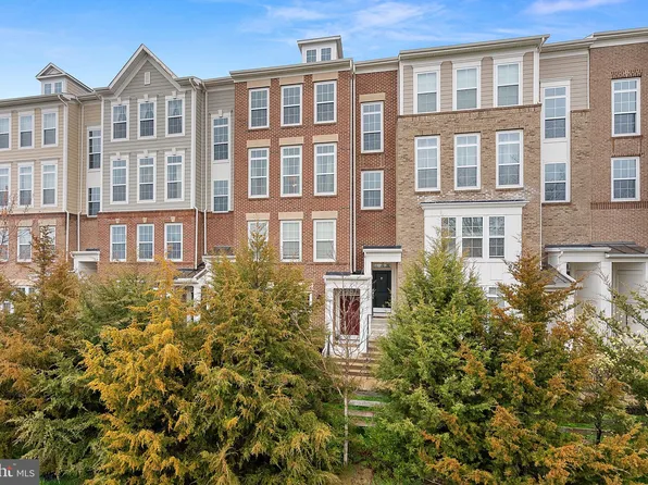 43505 Town Gate Sq, Chantilly, VA 20152