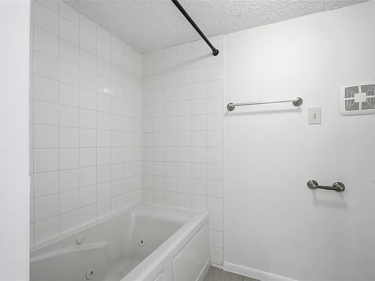 10110 Forum West Dr #321 — Photo 14
