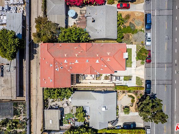 4th image of 3837 Bentley Ave