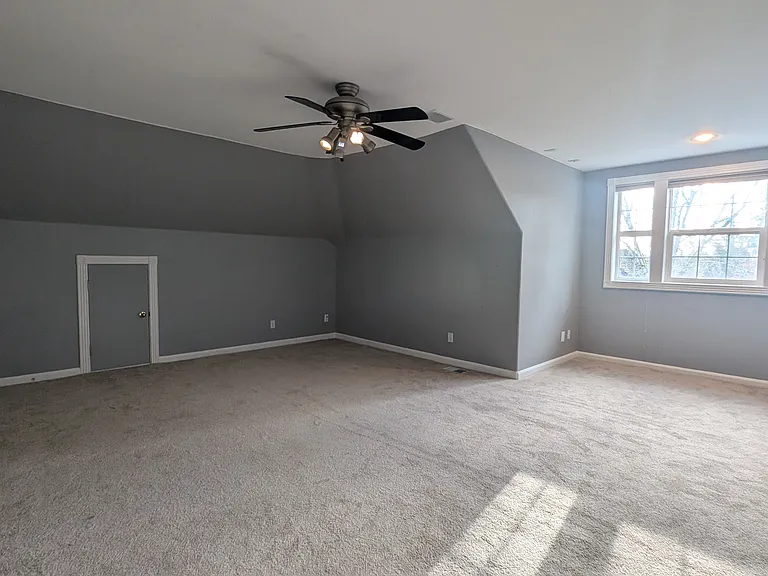 450 NW Pacific Grove Dr — Photo 15