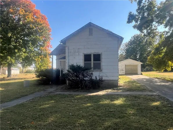 203 E Agnes St, Malta Bend, MO 65339