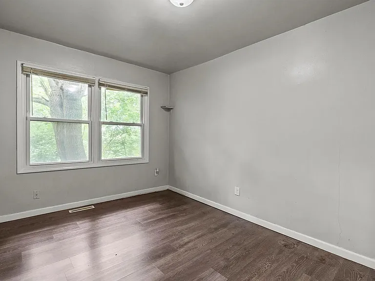 2568 W 19th Pl — Photo 6