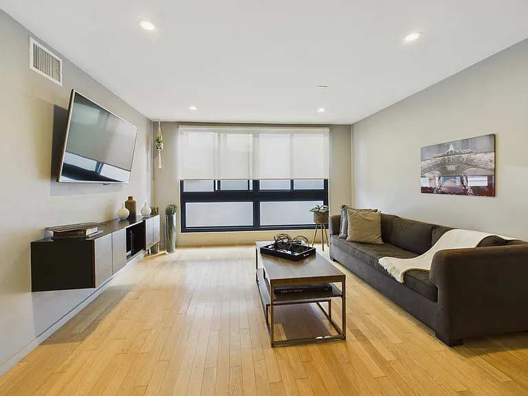 888 Hilgard — Photo 27