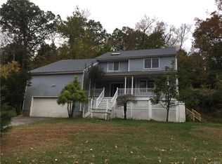 8 Lake Dr, Buchanan, NY 10511