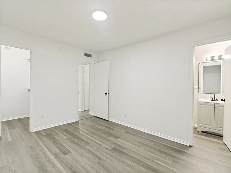 905 Hawthorne Dr — Photo 6
