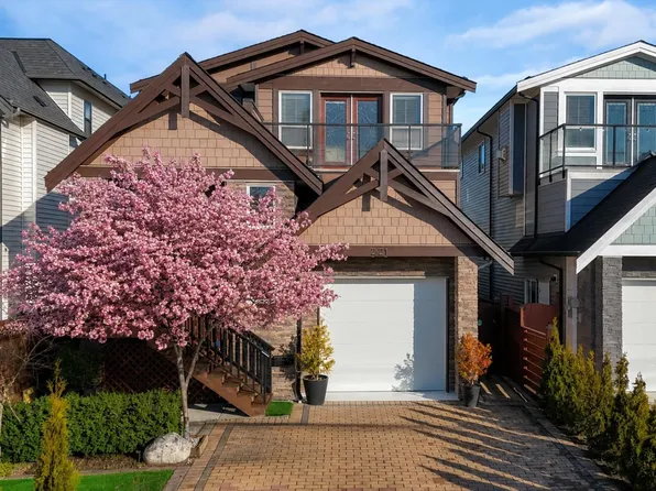 221 Campbell St, New Westminster, BC V3M 5K8