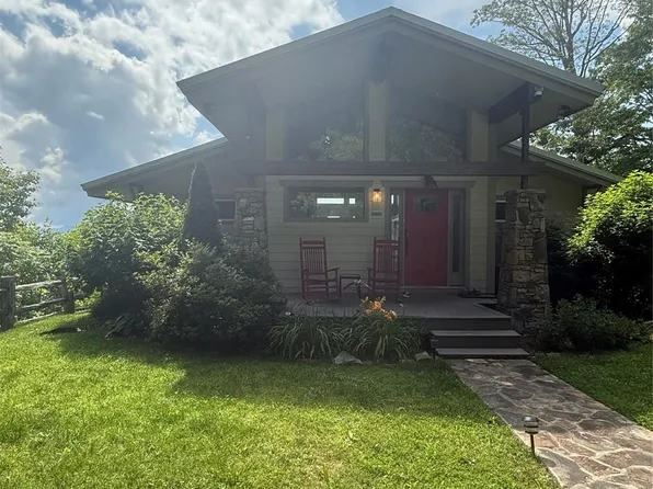 1135 Wonder View Dr, Bryson City, NC 28713