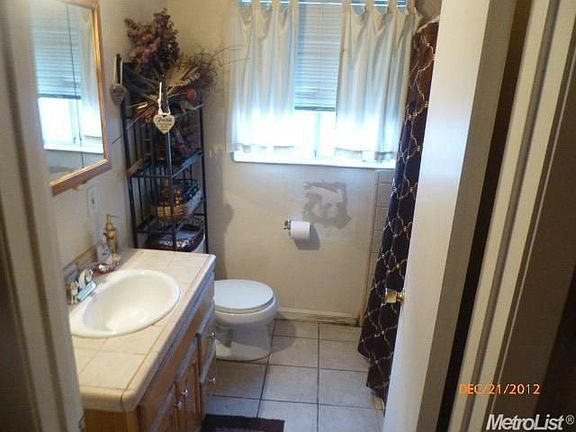 2nd image of 1608 Fernwood St