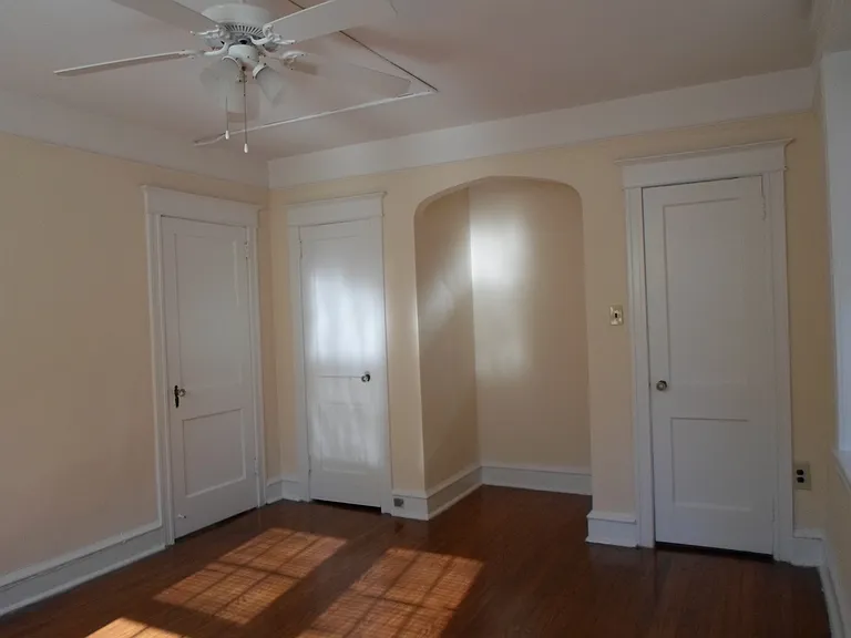 Upsal Gardens Apartments- Beautiful historical building with breathtaking charm! — Photo 36