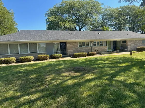 8850 North Range Line ROAD, River Hills, WI 53217