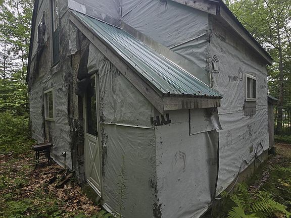 5th image of 410 Bog Road