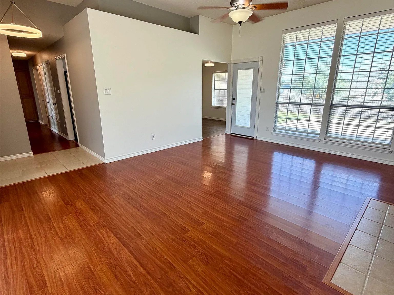 3 bed, 2.0 bath, 1470 sqft, $2,350 — Photo 4