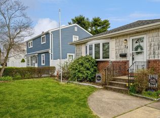 28 Michel Ave, Farmingdale, NY 11735