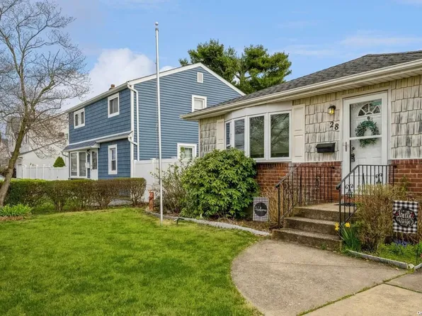 28 Michel Avenue, Farmingdale, NY 11735