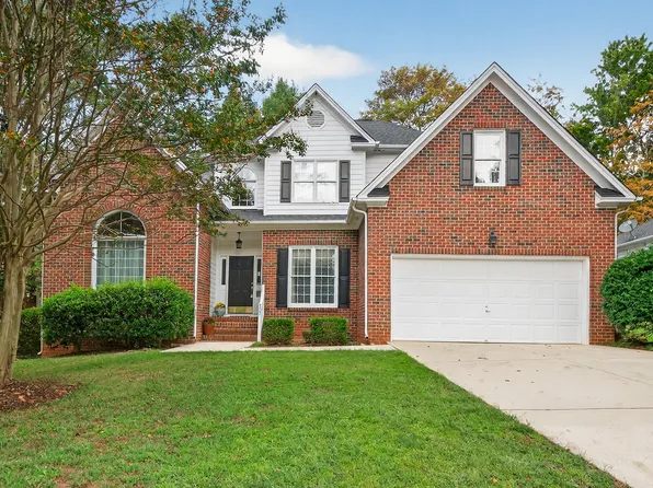 107 Tower Hamlet Dr, Cary, NC 27518