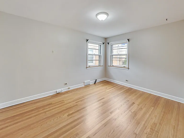 6210 N Harding Ave — Photo 17