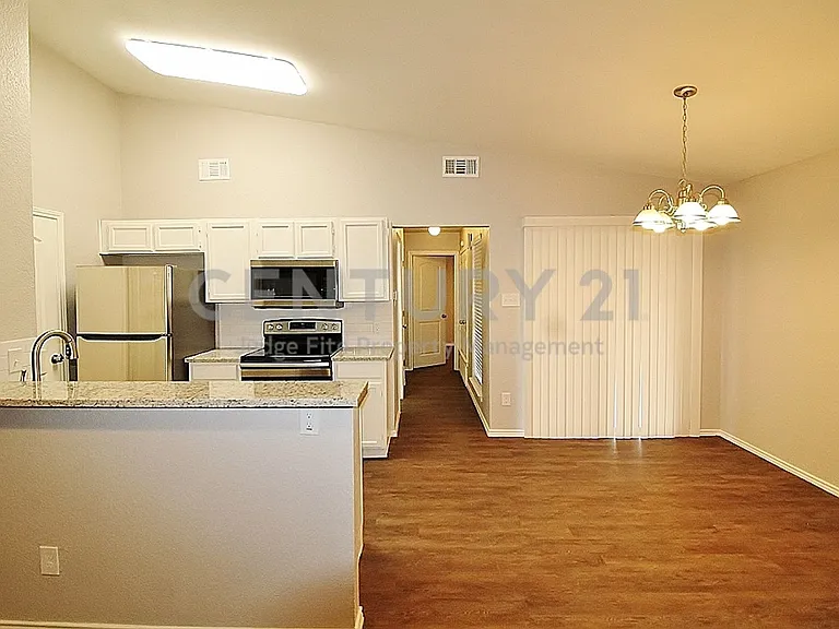 6620 S Creek Dr — Photo 6