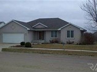 900 Angel Ln, Canton, SD 57013