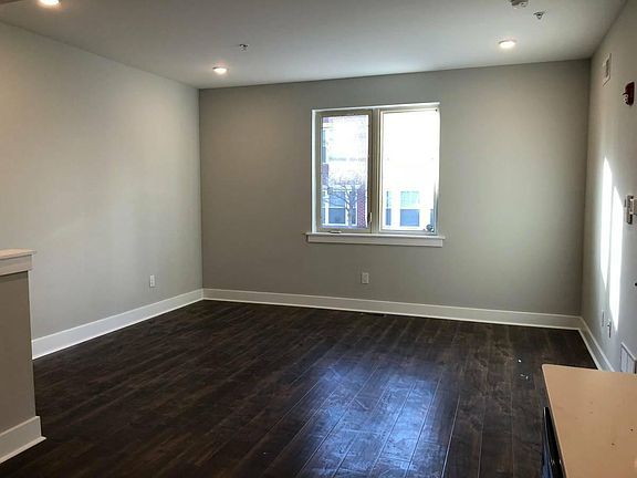 3rd image of 1419 N Franklin St Unit 777