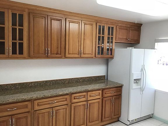 5th image of 2721 Bristol Dr