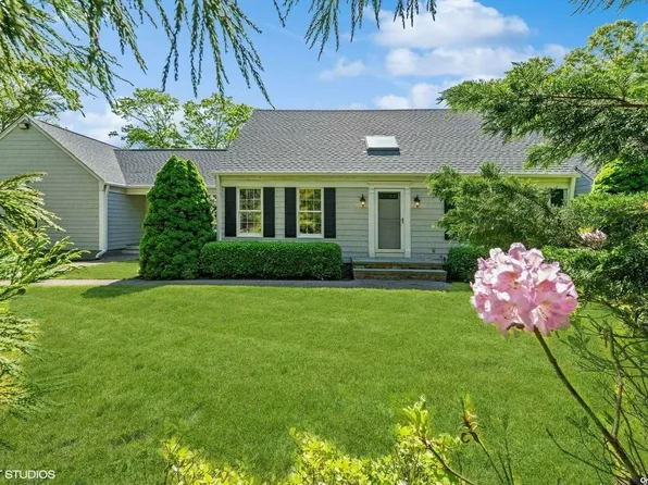 8581 New Suffolk Avenue, Cutchogue, NY 11935