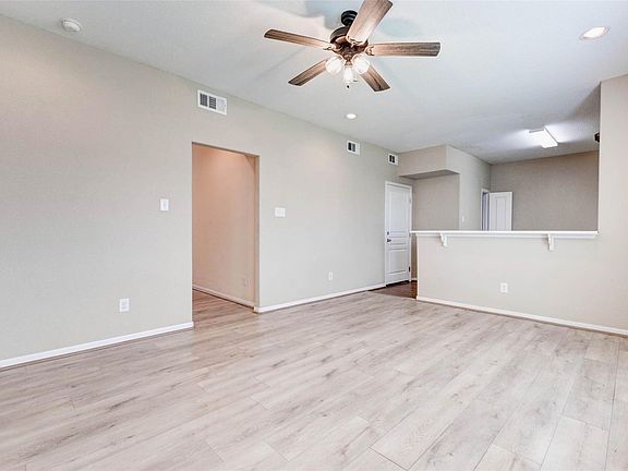 4th image of 8611 Beviamo St