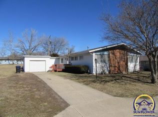 1620 SW Clearview Ln, Topeka, KS 66619