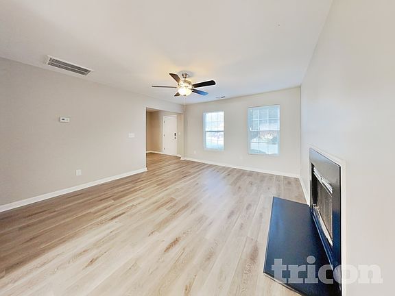 2nd image of 3615 Cyrus St