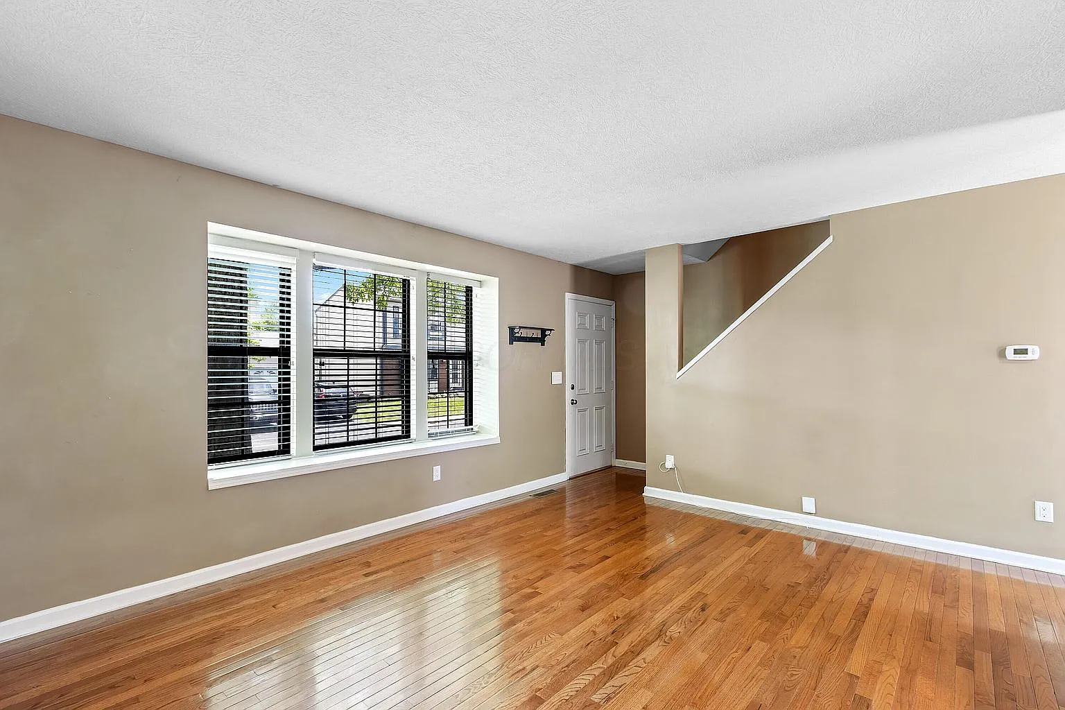 3 bed, 1.5 bath, 1600 sqft, $2,799 — Photo 3