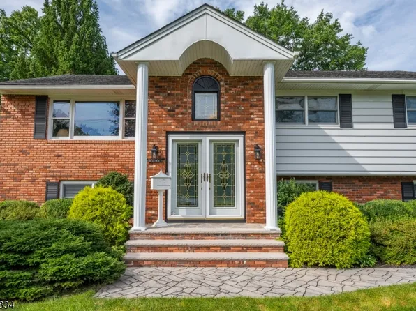 14 Jaclyn Dr, East Hanover Twp., NJ 07936