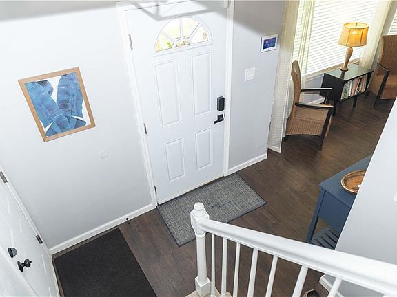 3rd image of 1848 Monument Dr