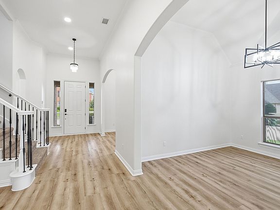 5th image of 437 Quail Creek Dr