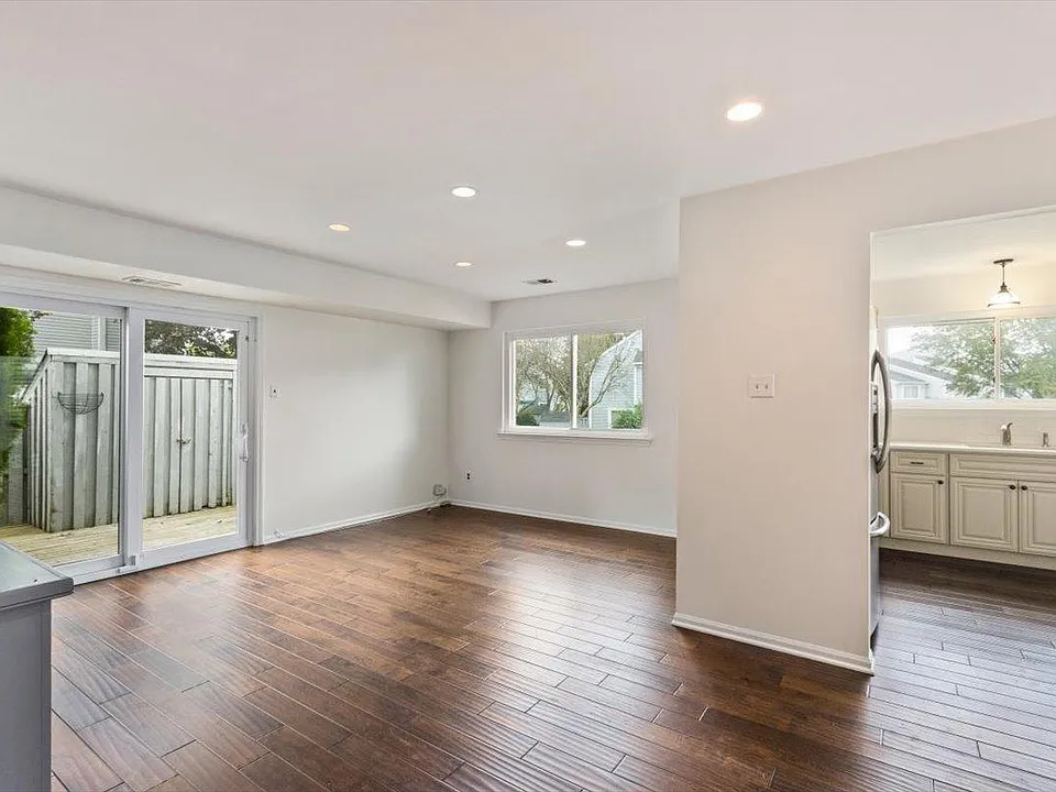 33 Hillcroft Way