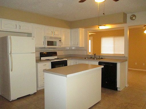 5th image of 407 Lone Oak Cir