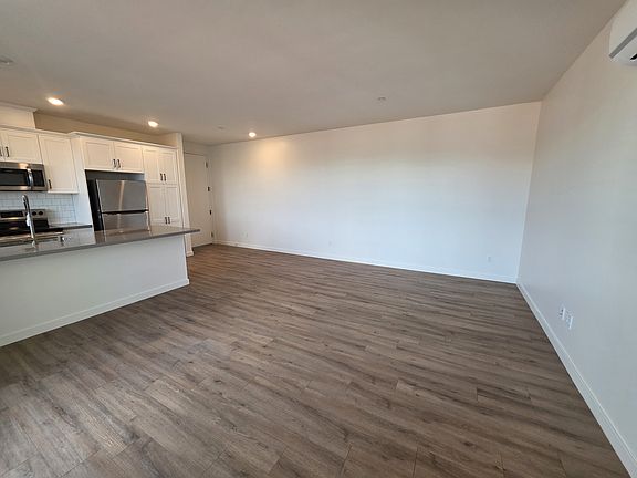 2nd image of 310 N Palm Ave #103