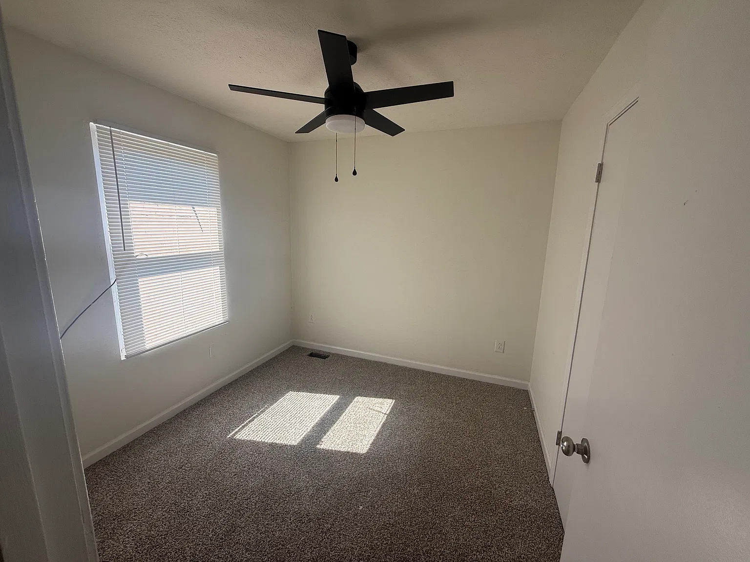 3 bed, 1.5 bath, 1152 sqft, $1,795 — Photo 3