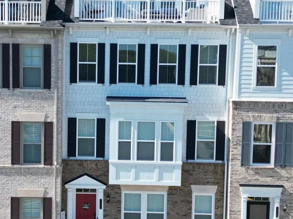 1747 Cottonwood Grove Rd, Dumfries, VA 22026