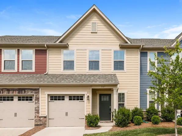 307 Pond Place Ln, Matthews, NC 28104