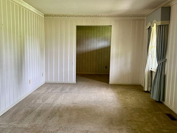 2nd image of 3349 Sandy Cir